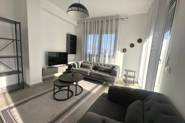 Shtepi me qera Apartament ne Tirane, 2+1, Mobilimi E mobiluar, Pagesa 597  Euro.