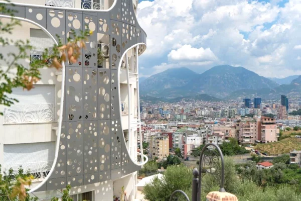 Shtepi me qera Apartament ne Tirane, 2+1, Mobilimi E mobiluar, Pagesa 847  Euro.