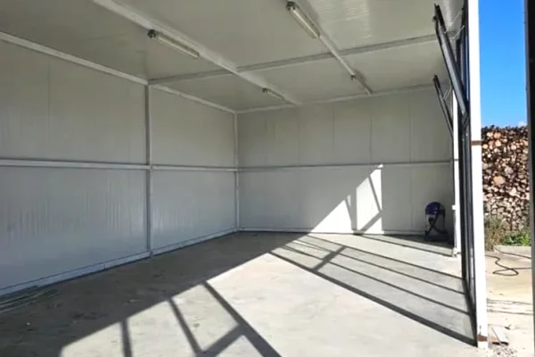 Business Property for Rent 6+1 in Tirana - 897 Euro