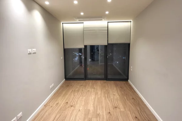 Ambient biznesi me qera 3+1 ne Tirane - 1,597 Euro