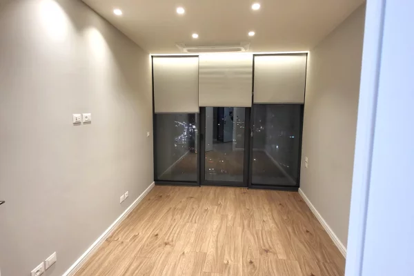 Ambient biznesi me qera 3+1 ne Tirane - 1,597 Euro