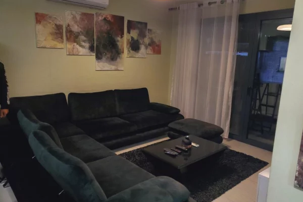 Shtepi me qera 2+1 ne Tirane - 897 Euro