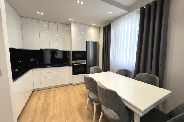 Shtepi me qera 2+1 ne Tirane - 997 Euro