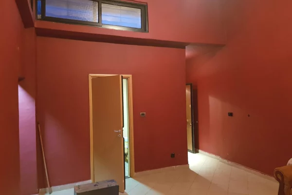 Ambiente Commerciale in Affitto 4+1 a Tirana - 497 Euro