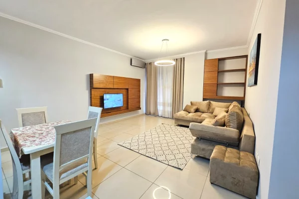 Shtepi me qera Apartament ne Tirane, 1+1, Mobilimi E mobiluar, Pagesa 747  Euro.