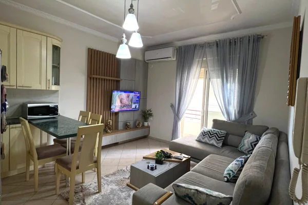 Shtepi me qera Apartament ne Tirane, 2+1, Mobilimi E mobiluar, Pagesa 697  Euro.