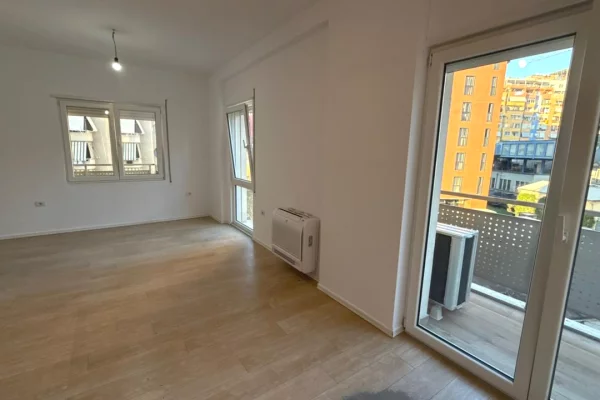 Shtepi me qera Apartament ne Tirane, 2+1, Mobilimi Bosh, pa mobiluar, Pagesa 850  Euro.