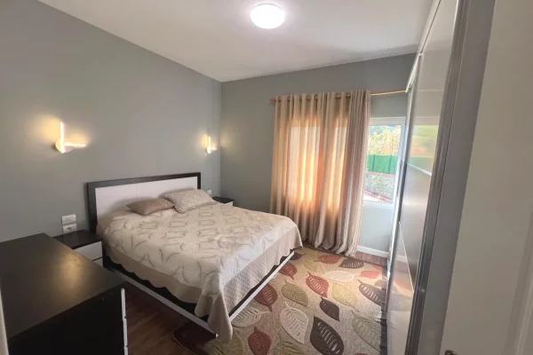 Shtepi me qera Shtepi Private ne Tirane, 4+1, Mobilimi E mobiluar, Pagesa 1,197  Euro.