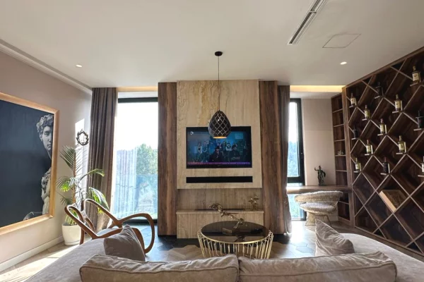 Shtepi me qera Apartament ne Tirane, 1+1, Mobilimi E mobiluar, Pagesa 1,297  Euro.