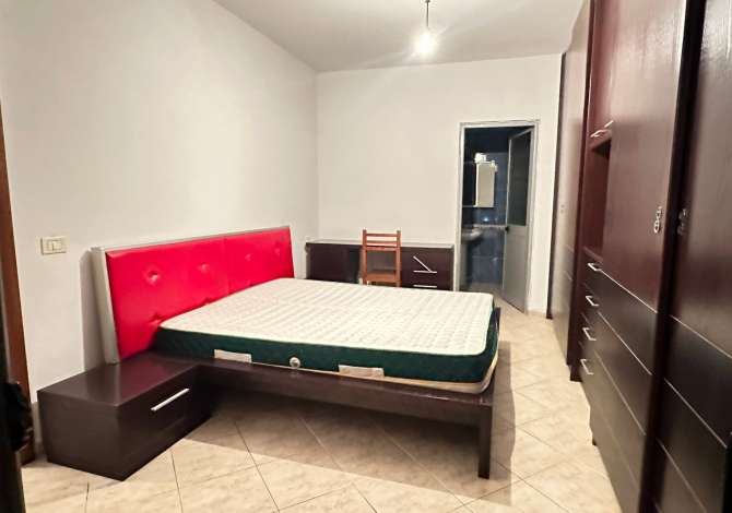 Shtepi me qera Apartament ne Tirane, 2+1, Mobilimi E mobiluar, Pagesa 450  Euro.