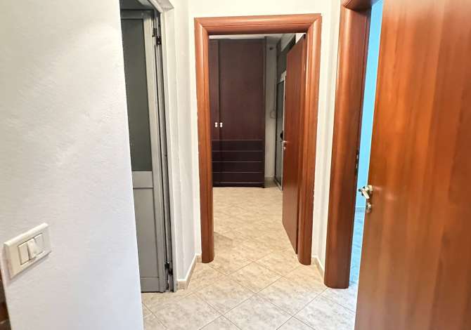 Shtepi me qera Apartament ne Tirane, 2+1, Mobilimi E mobiluar, Pagesa 450  Euro.