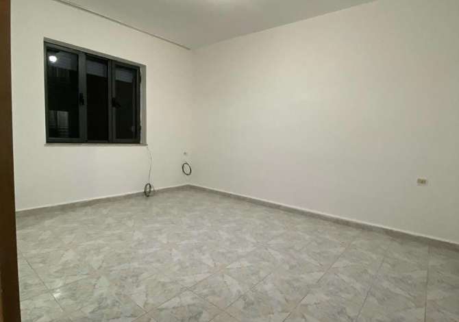 Shtepi me qera Apartament ne Tirane, 3+1, Mobilimi Bosh, pa mobiluar, Pagesa 38,000  Leke.