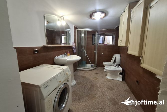 Shtepi me qera Apartament ne Tirane, 1+1, Mobilimi E mobiluar, Pagesa 25,000  Leke.