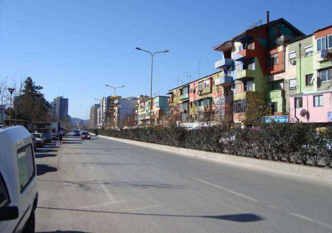Ambient biznesi me qera 3+1 ne Tirane - 5,000 Euro