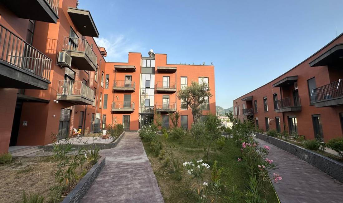 Shtepi ne shitje Apartament ne Tirane, 2+1, Mobilimi E mobiluar, Pagesa 200,000  Euro.