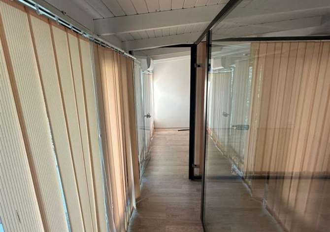 Ambient biznesi me qera 3+1 ne Tirane - 2,000 Euro