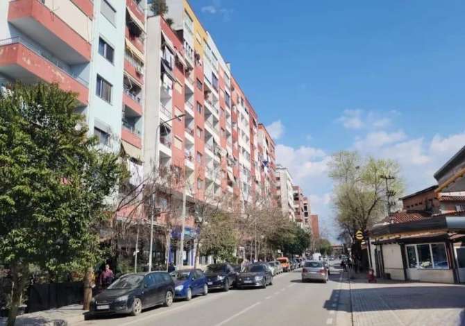 Truall ose Toke ne Tirane - 150,000 Euro