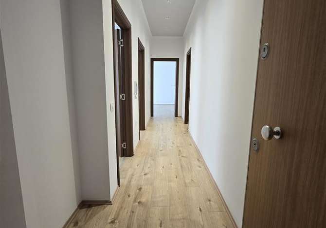 Ambient biznesi me qera 3+1 ne Tirane - 700 Euro