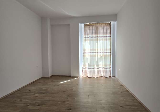 Ambient biznesi me qera 3+1 ne Tirane - 700 Euro
