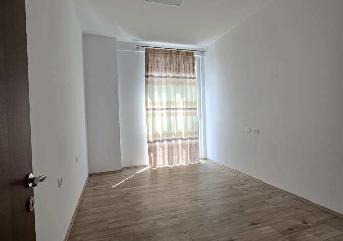 Ambient biznesi me qera 3+1 ne Tirane - 700 Euro