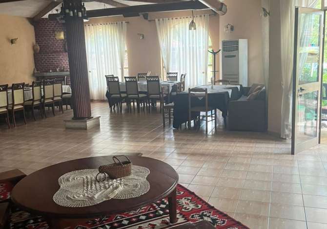 Ambient biznesi me qera 2+1 ne Tirane - 1,500 Euro