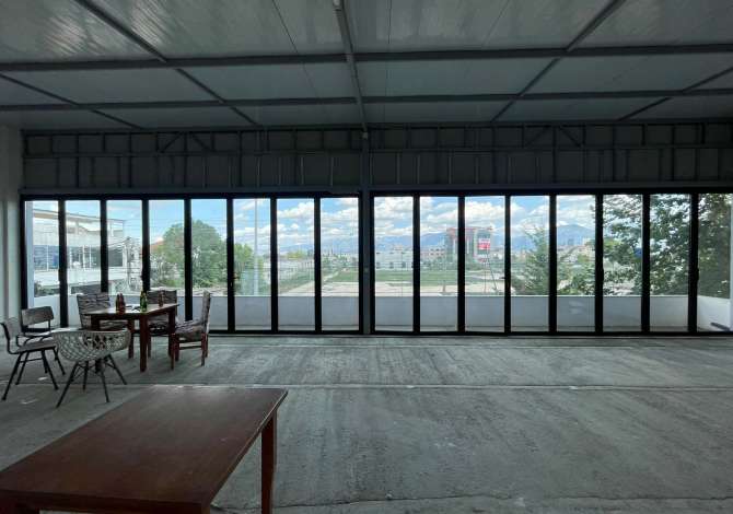 Ambient biznesi me qera 3+1 ne Tirane - 500 Euro
