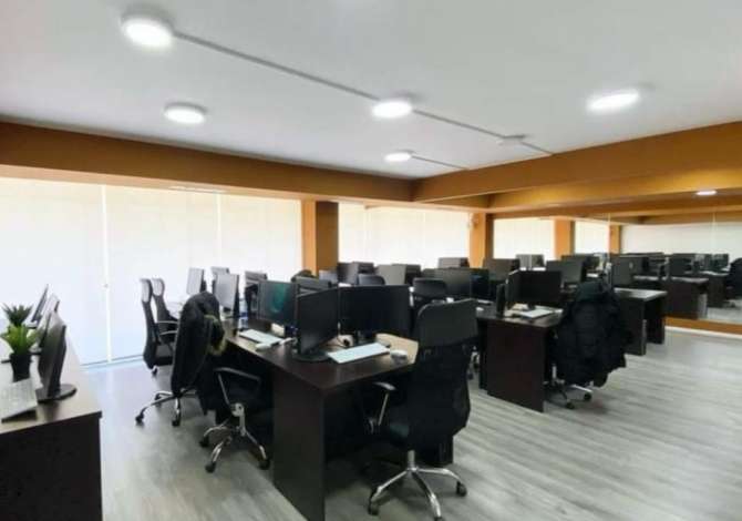Ambient biznesi me qera 3+1 ne Tirane - 3,500 Euro