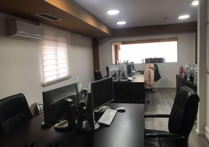 Ambient biznesi me qera 3+1 ne Tirane - 3,500 Euro