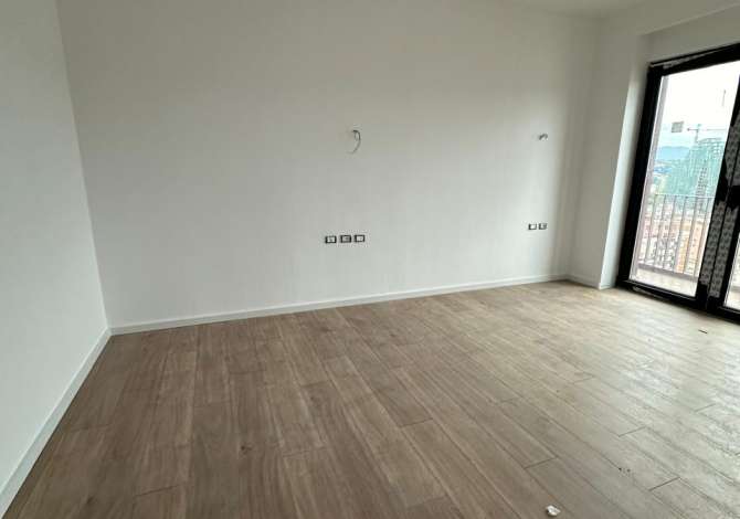 Ambient biznesi me qera 3+1 ne Tirane - 1,000 Euro