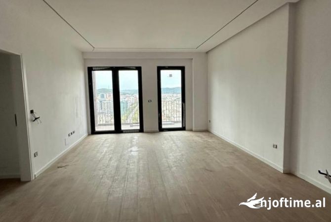 Ambient biznesi me qera 3+1 ne Tirane - 1,200 Euro