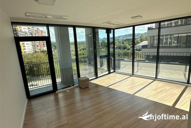 Shtepi me qera 3+1 ne Tirane - 1,500 Euro