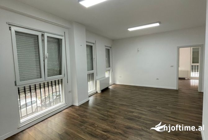 Ambient biznesi me qera 3+1 ne Tirane - 800 Euro