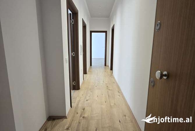 Ambient biznesi me qera 3+1 ne Tirane - 700 Euro