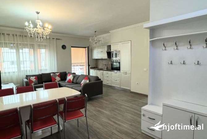 Shtepi me qera 3+1 ne Tirane - 1,000 Euro