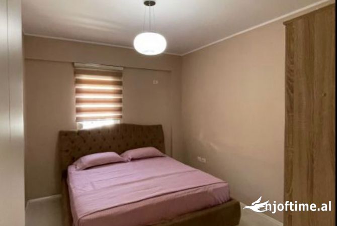 Shtepi me qera 3+1 ne Tirane - 1,300 Euro