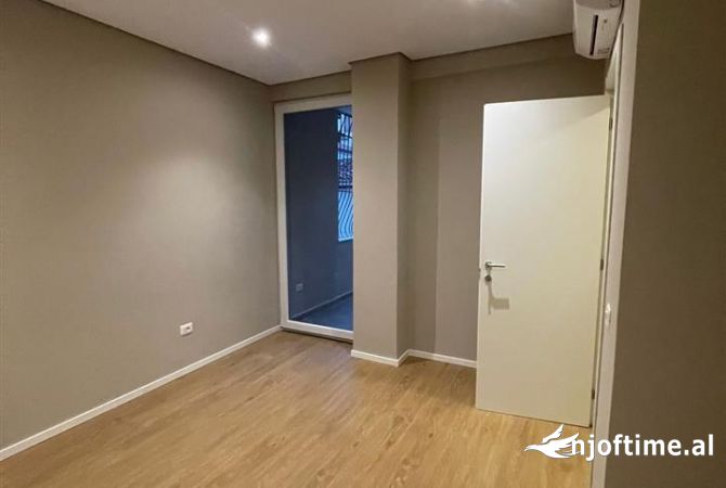 Ambient biznesi me qera 3+1 ne Tirane - 900 Euro
