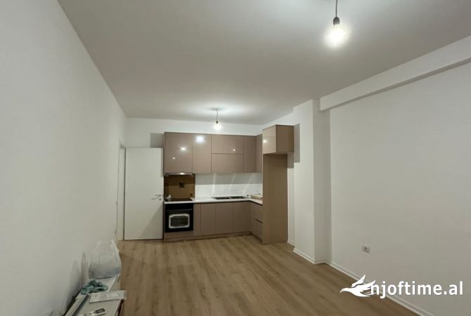 Shtepi me qera 1+1 ne Tirane - 450 Euro