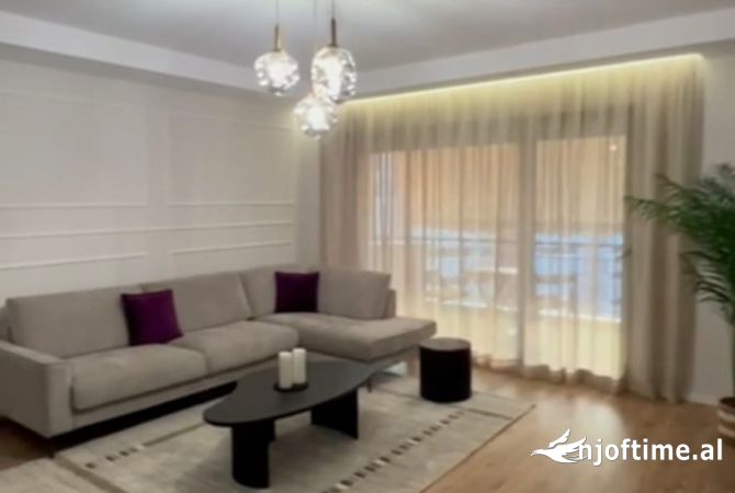 Shtepi me qera 2+1 ne Tirane - 1,200 Euro