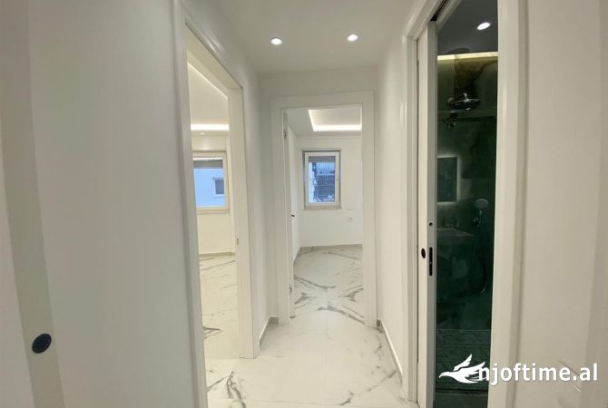 Ambient biznesi me qera 3+1 ne Tirane - 1,000 Euro