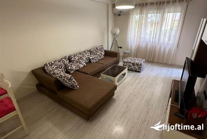 Shtepi me qera 2+1 ne Tirane - 550 Euro