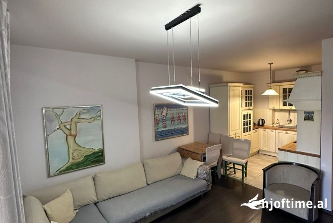Shtepi me qera 2+1 ne Tirane - 700 Euro