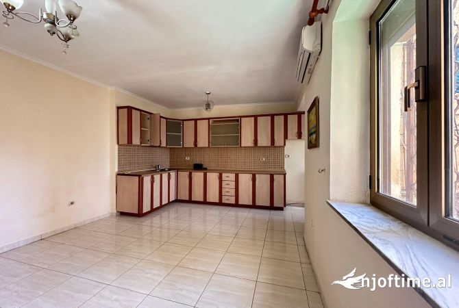 Shtepi ne shitje 1+1 ne Tirane - 119,000 Euro