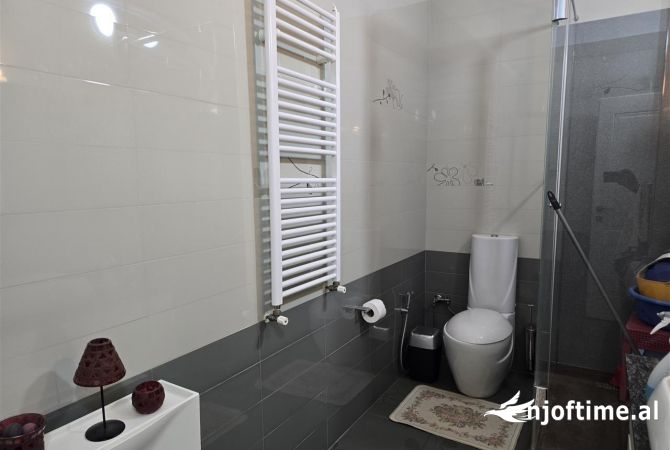Shtepi me qera 2+1 ne Tirane - 1,500 Euro