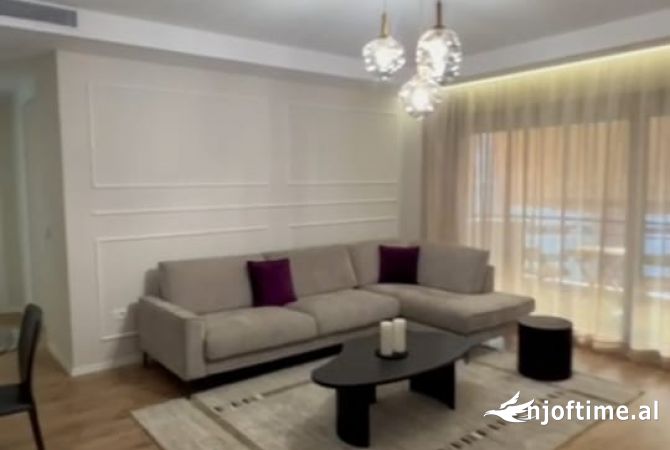 Shtepi me qera 2+1 ne Tirane - 1,200 Euro