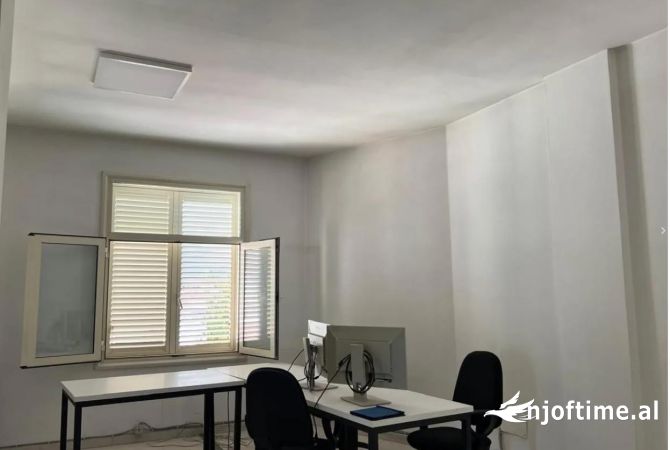 ✨Jepet me Qira Ambient Biznesi 350m2,ne Laprak