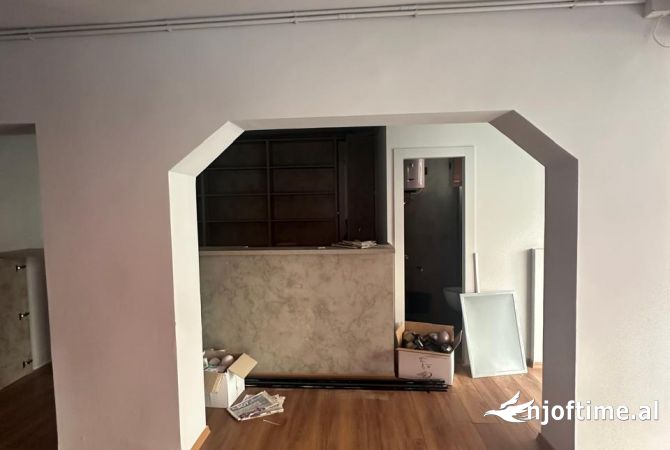 Ambient biznesi me qera 1+1 ne Tirane - 1,000 Euro