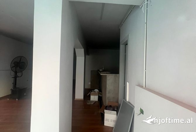 Ambient biznesi me qera 1+1 ne Tirane - 1,000 Euro
