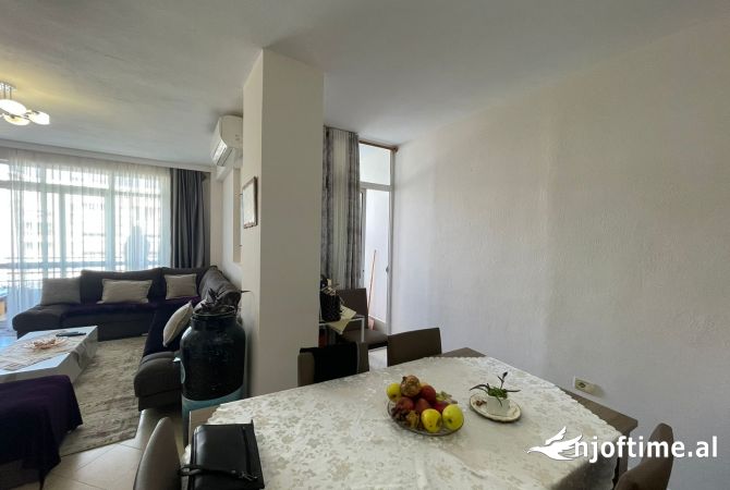 Shtepi ne shitje Apartament ne Tirane, 2+1, Mobilimi E mobiluar, Pagesa 141,000  Euro.