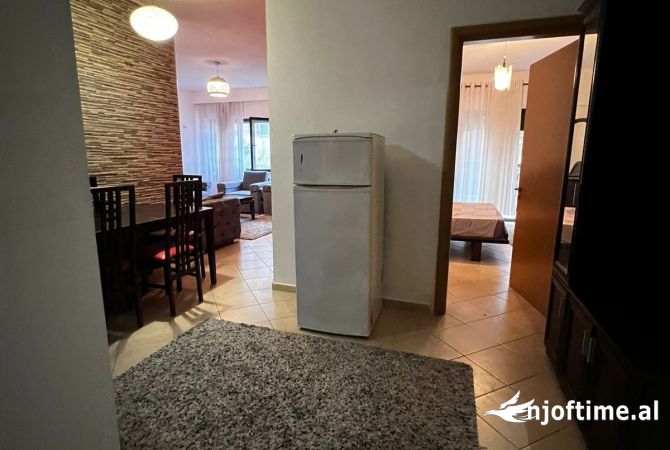 Shtepi ne shitje Apartament ne Tirane, 1+1, Mobilimi E mobiluar, Pagesa 122,000  Euro.