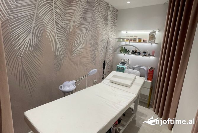 ✨ Shitet Biznesi ,tek Liqeni i Thate